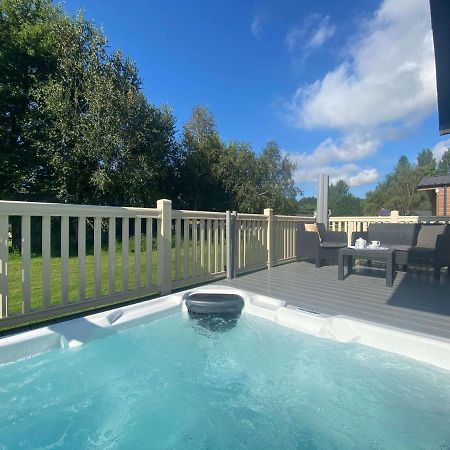 The Yorkshire Burrow Lodge With Hot Tub Buitenkant foto