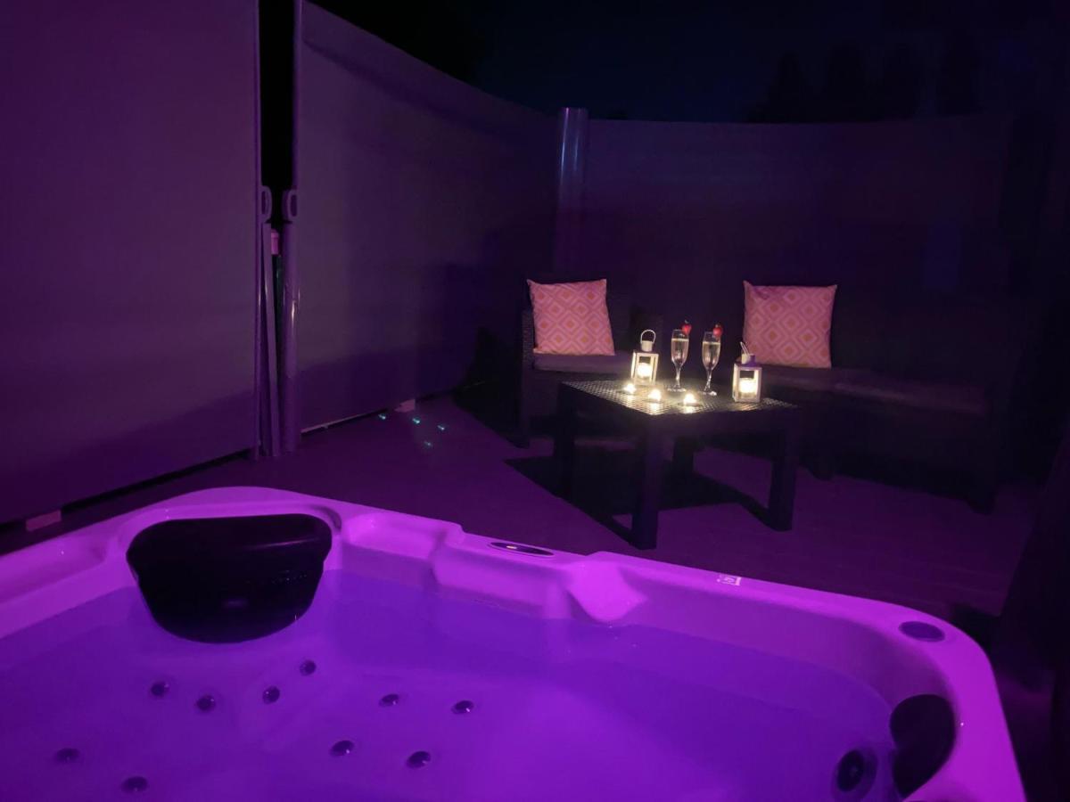 The Yorkshire Burrow Lodge With Hot Tub Buitenkant foto