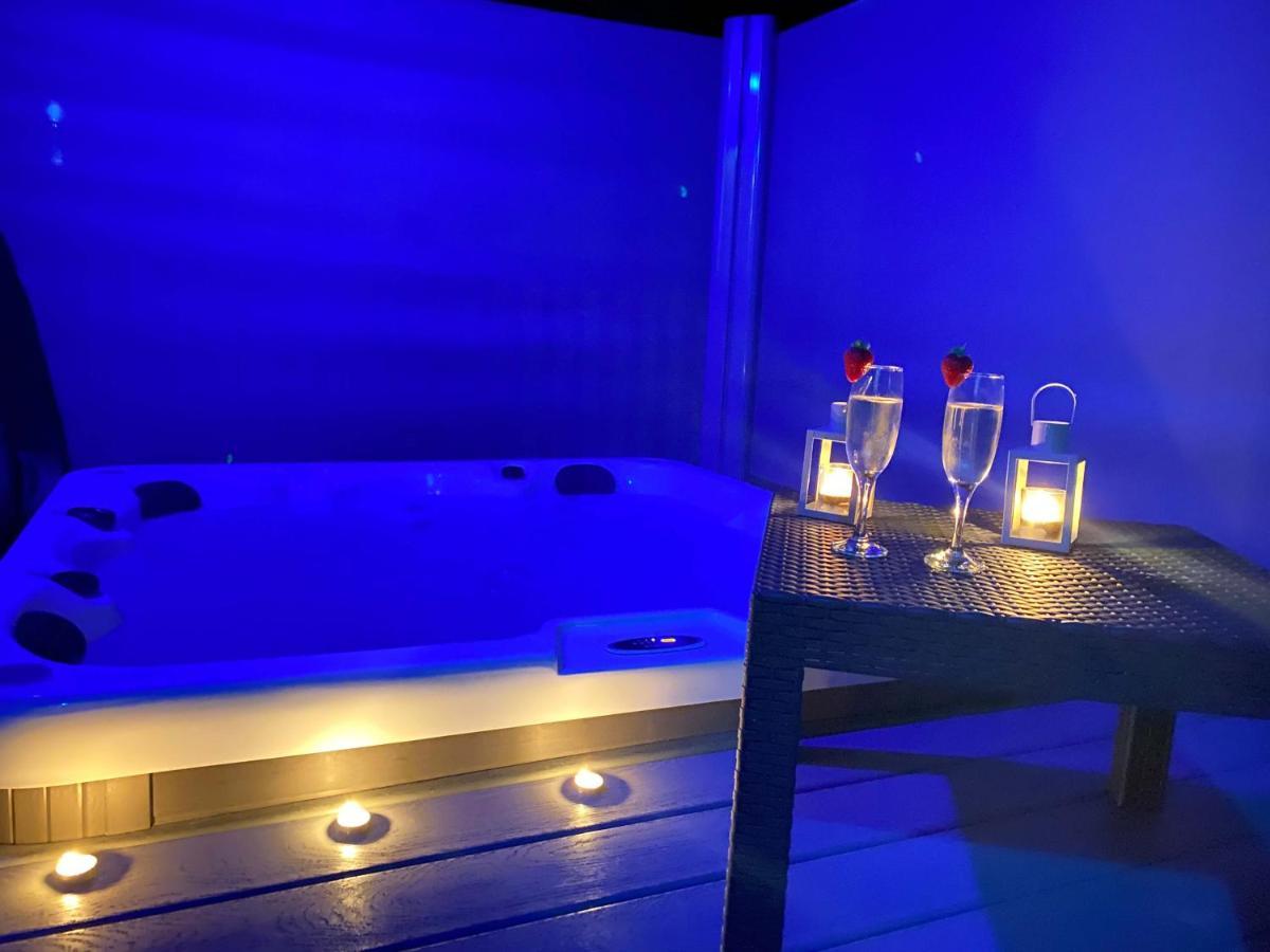 The Yorkshire Burrow Lodge With Hot Tub Buitenkant foto